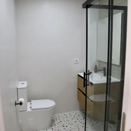 Piso Moderno En El Centro Historico De * Cangas do Morrazo